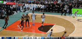 传射建功！库里反击得手后助巴特勒三分穿针 率队保持大比分领先